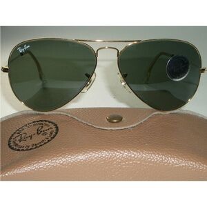 Ray-Ban Classic Gold Aviators with Dark Lenses